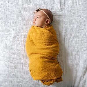 NIP NIP Natemia Bamboo Muslin Swaddle Blanket 47x47 Harvest Gold Baby Neutral